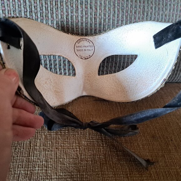Three Italian masks - Picture 3 of 4